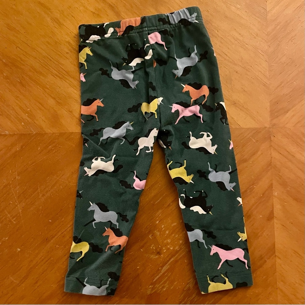 Hanna Andersson Snowflake and Unicorn Patterned Leggings - Picture 3 of 7